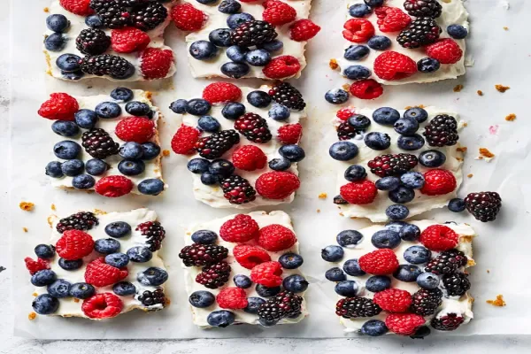 No Bake Berry Cheesecake Bars