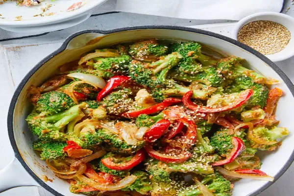 Sauteed Broccoli with Peanut Sauce