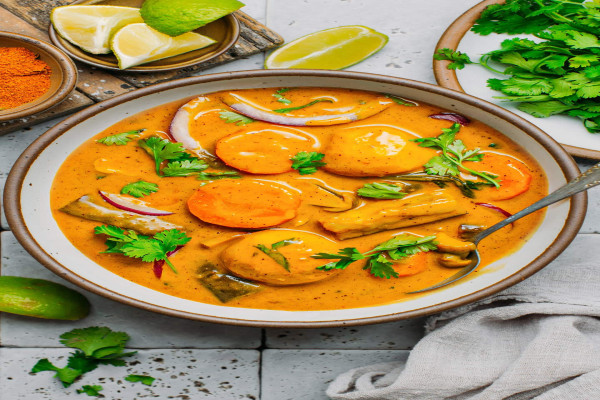 Vietnamese Style Vegetarian Curry Soup