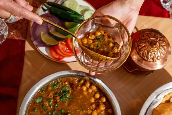 Hina Auntie s Chana Masala with Puri